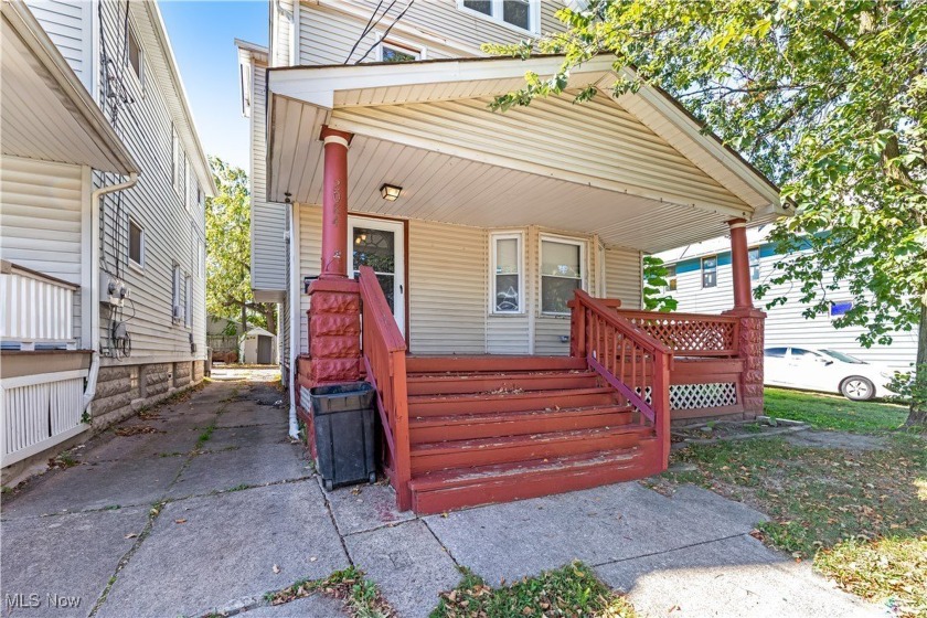 Welcome to 2084 W 104! As you arrive you will be see a large - Beach Home for sale in Cleveland, Ohio on Beachhouse.com