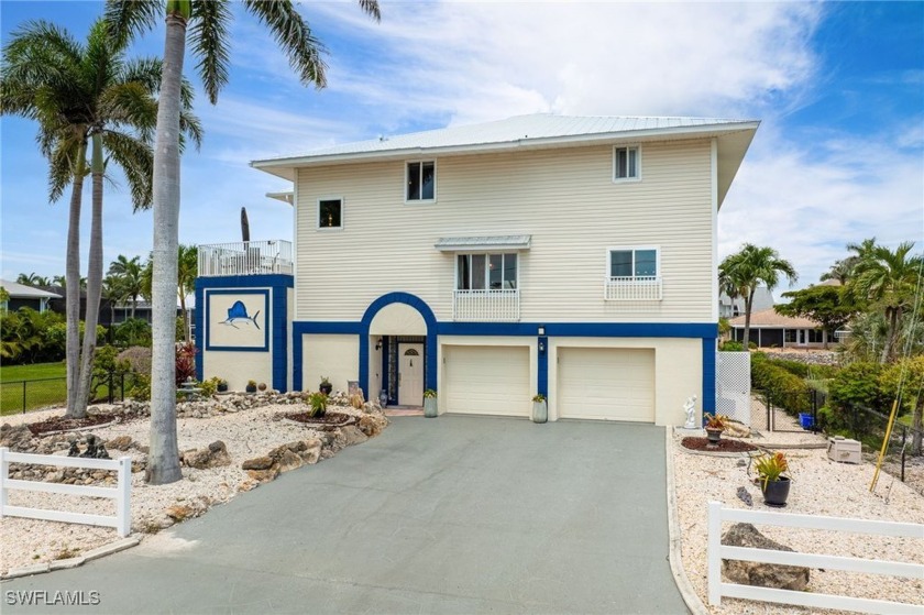 BUYER'S FINANCING FELL THROUGH LAST MINUTE - PRICED WELL UNDER - Beach Home for sale in Fort Myers Beach, Florida on Beachhouse.com