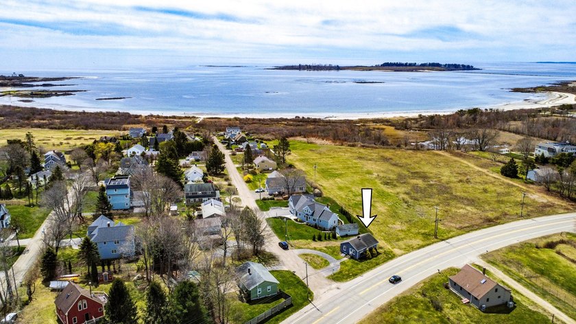 Enjoy year-round coastal living from this solid ranch style home - Beach Home for sale in Cape Elizabeth, Maine on Beachhouse.com