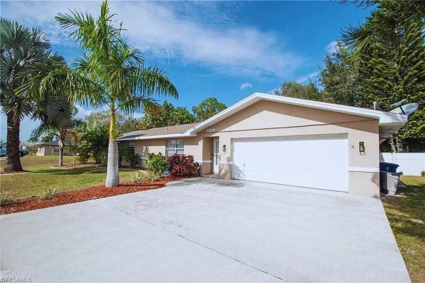 Welcome home! This amazing 3-bedroom, 2-bathroom pool home is - Beach Home for sale in Fort Myers, Florida on Beachhouse.com