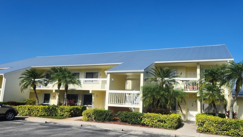 AFFORDABLE AND ADORABLE 2/2 CONDO WITH CARPORT INCLUDED - Beach Condo for sale in Fort Pierce, Florida on Beachhouse.com