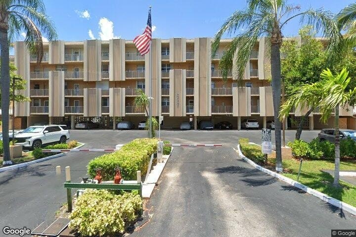 40 Year certification completed. No fixed bridges, close to port - Beach Condo for sale in Fort Lauderdale, Florida on Beachhouse.com