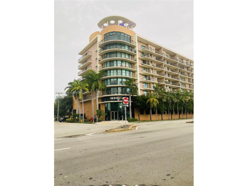 A+ Location and well desired community! Spacious 2 bed 2 bath - Beach Condo for sale in Miami, Florida on Beachhouse.com