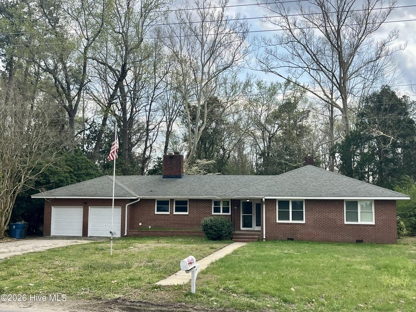 Charming 3-bedroom, 2-bath ranch situated on 1.9 acres in a - Beach Home for sale in Bayboro, North Carolina on Beachhouse.com