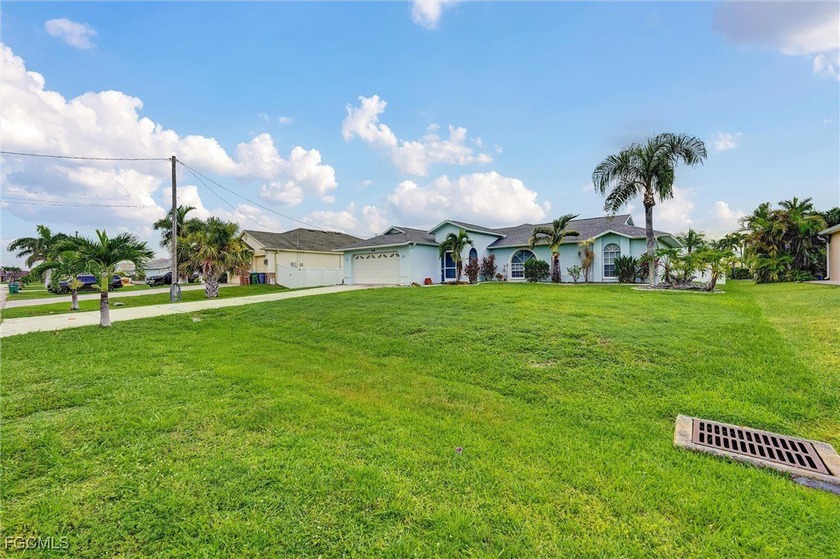 This is your new Florida home! Motivated seller ready to close! - Beach Home for sale in Cape Coral, Florida on Beachhouse.com