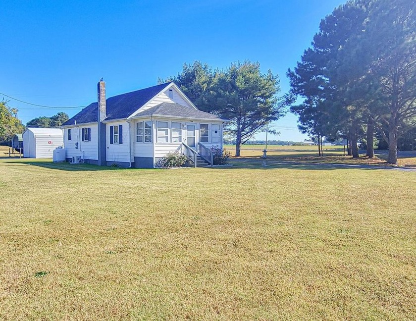 Newly renovated 2 BDRM 1 Full Bath cottage with adjacent - Beach Home for sale in Eastville, Virginia on Beachhouse.com