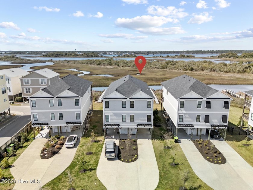 Beautiful 3-bedroom, 3-bathroom townhome in the desirable - Beach Townhome/Townhouse for sale in Surf City, North Carolina on Beachhouse.com