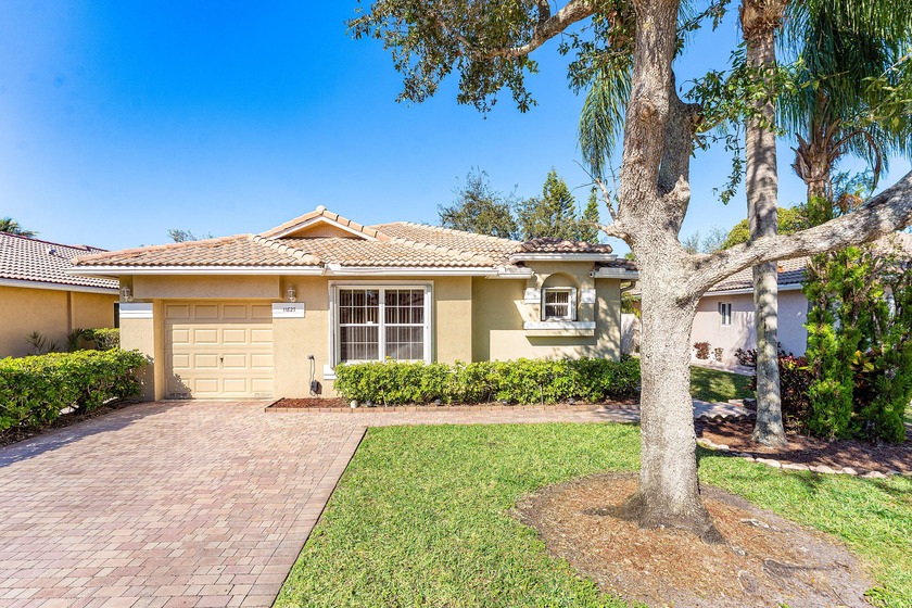 Welcome home to your 3 Bed/2 Bath/1 Car Garage single family - Beach Home for sale in Pembroke Pines, Florida on Beachhouse.com