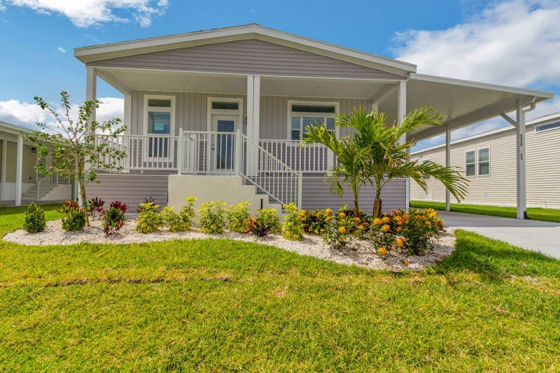 NEW HOMEWelcome to this charming Palm Harbor manufactured home - Beach Home for sale in Boynton Beach, Florida on Beachhouse.com