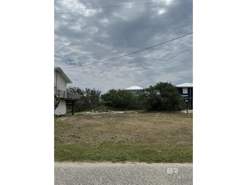 Great buildable lot in Fort Morgan. With deeded Beach and Bay - Beach Lot for sale in Gulf Shores, Alabama on Beachhouse.com