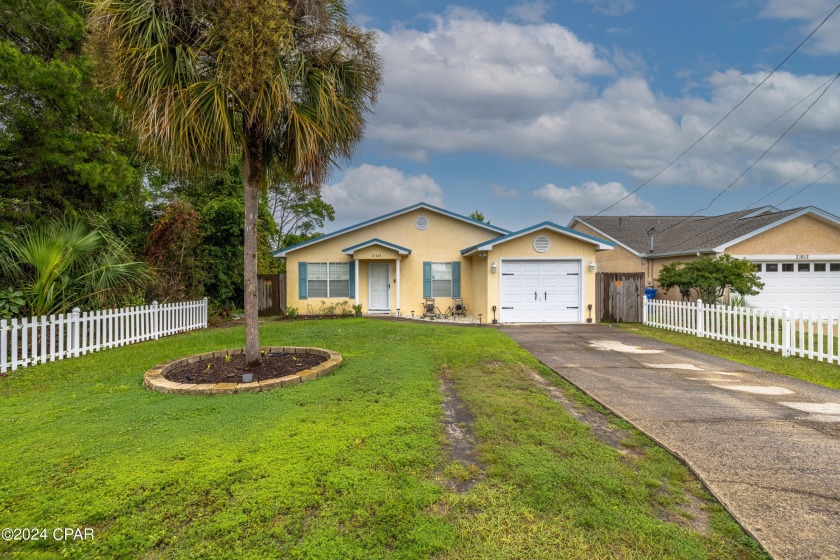 Fantastic 3 bedroom/2 bath home in the Riviera Beach golf cart - Beach Home for sale in Panama City Beach, Florida on Beachhouse.com