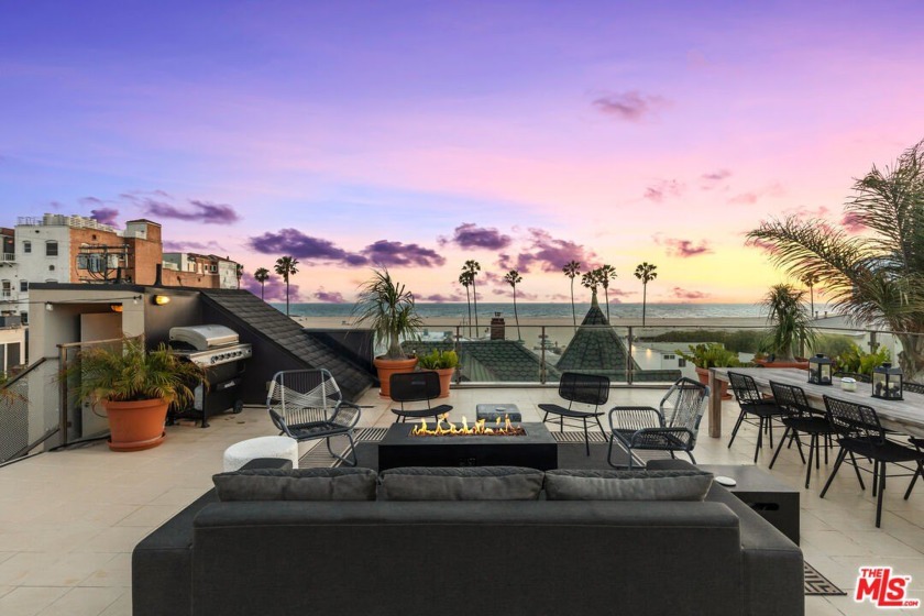 Experience this exceptional architectural residence - nearly 4 - Beach Home for sale in Venice, California on Beachhouse.com