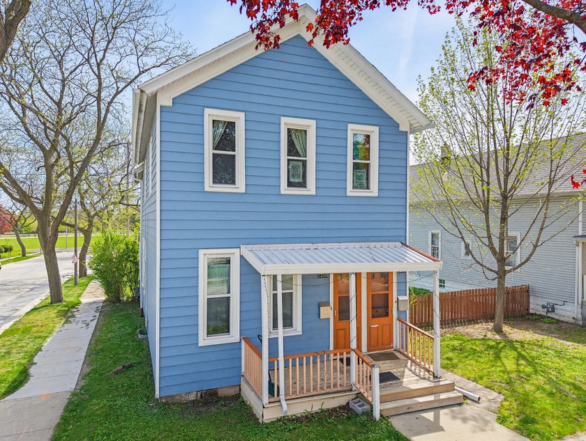 Look no further, welcome home!  This PRIME location Bay View - Beach Home for sale in Milwaukee, Wisconsin on Beachhouse.com