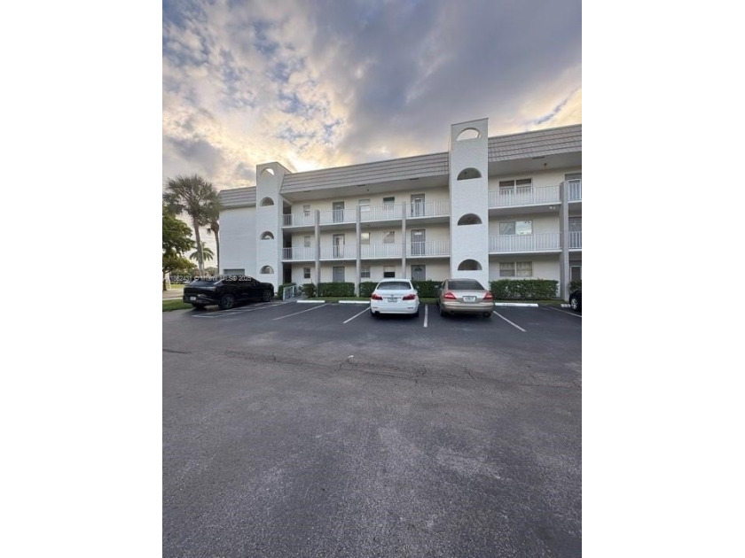 Huge Price Improvement -- Now $82,900! Seller says bring ALL - Beach Condo for sale in Sunrise, Florida on Beachhouse.com