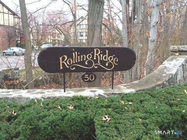 Very nicely maintained unit in the popular Rolling Ridge Complex - Beach Condo for sale in Norwalk, Connecticut on Beachhouse.com