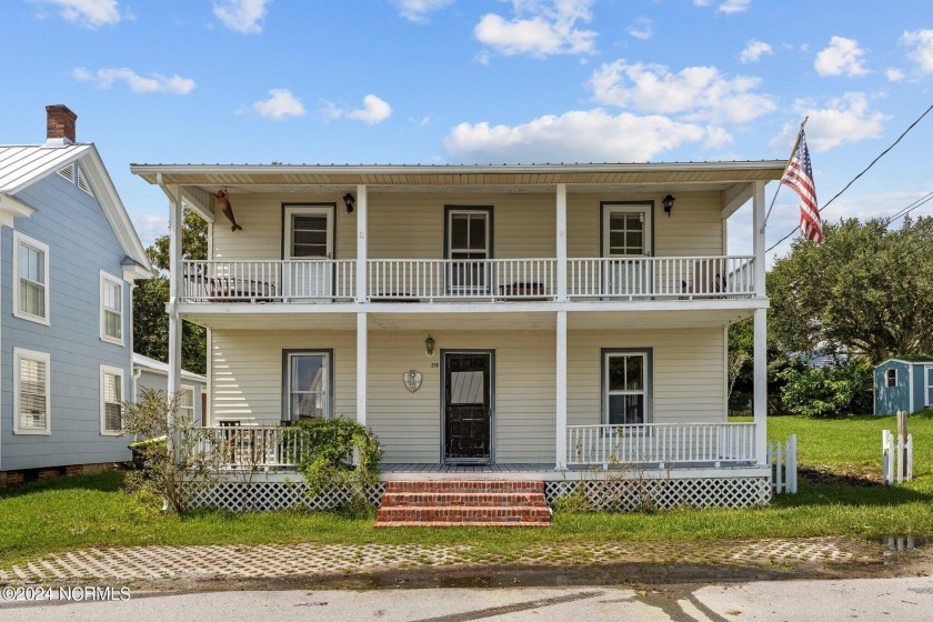 Unique opportunity to own a FULL DUPLEX in the heart of Downtown - Beach Townhome/Townhouse for sale in Swansboro, North Carolina on Beachhouse.com