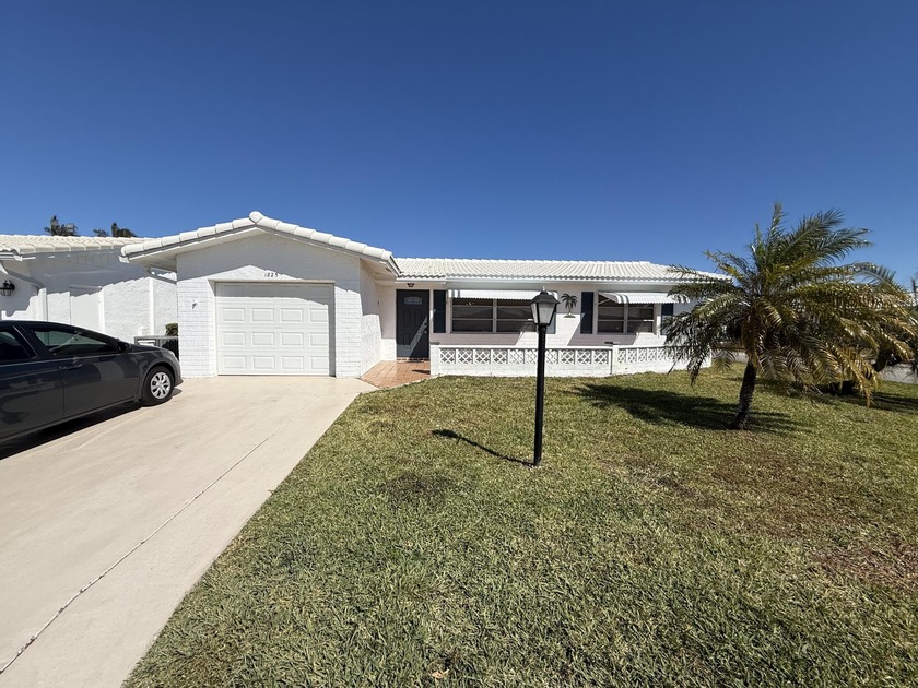 Welcome home to this beautifully maintained 2-bedroom, 2-bath - Beach Home for sale in Boynton Beach, Florida on Beachhouse.com