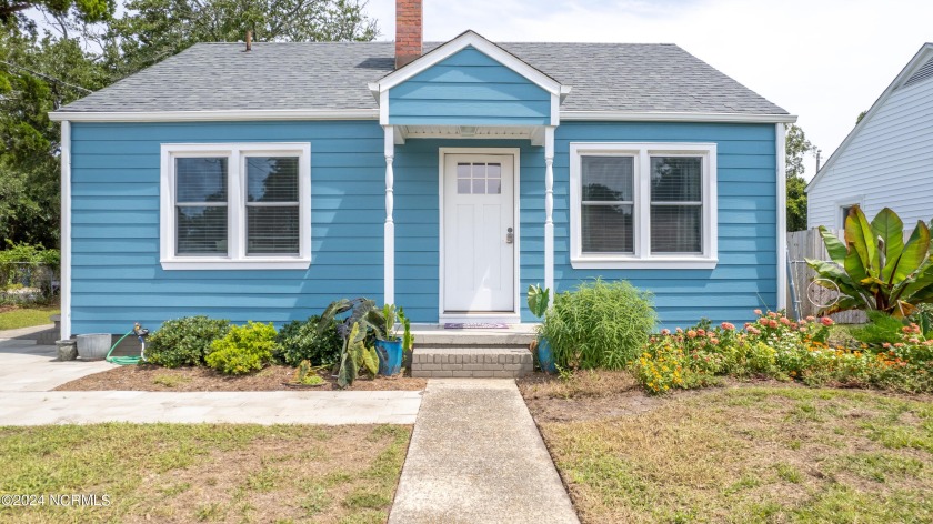 This delightful and charming cottage in Morehead City has been - Beach Home for sale in Morehead City, North Carolina on Beachhouse.com