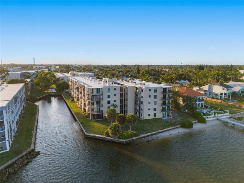 Beautiful Intracoastal Condo in Hidden Harbour. Discover the - Beach Condo for sale in Lantana, Florida on Beachhouse.com