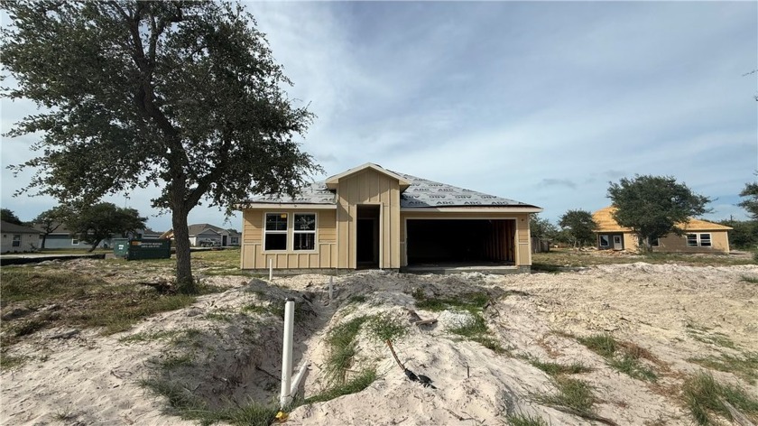This Lakeway floor plan offers 4 bedrooms, 3 full baths, a - Beach Home for sale in Rockport, Texas on Beachhouse.com