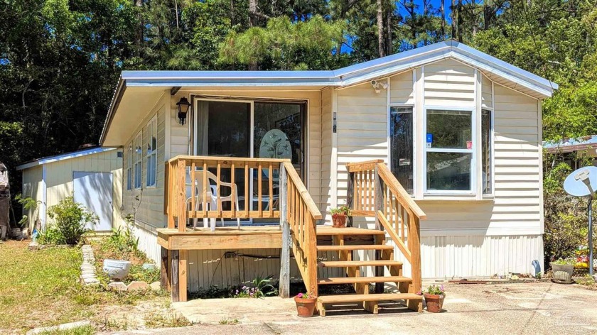 Cozy Retreat in a Great Location!!   Welcome to your cozy - Beach Home for sale in Lillian, Alabama on Beachhouse.com