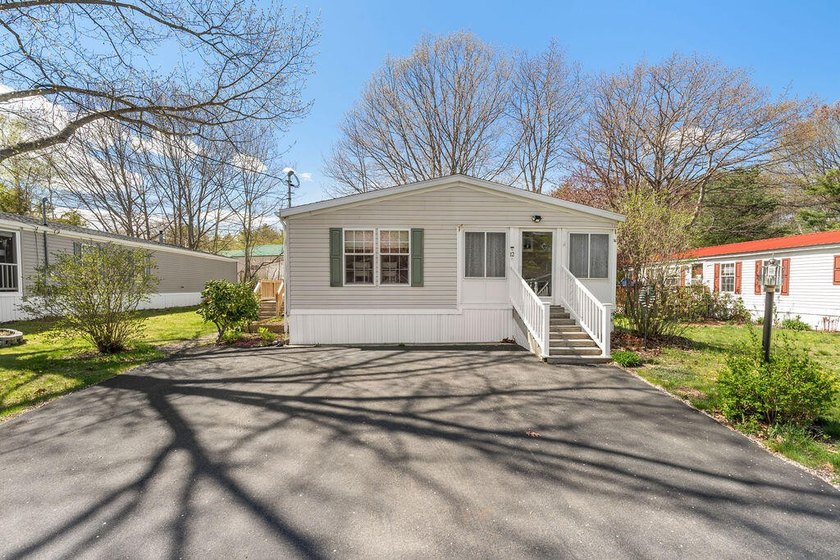 Welcome to 12 Whistle Stop Circle in Wells, Maine -- a spacious - Beach Home for sale in Wells, Maine on Beachhouse.com