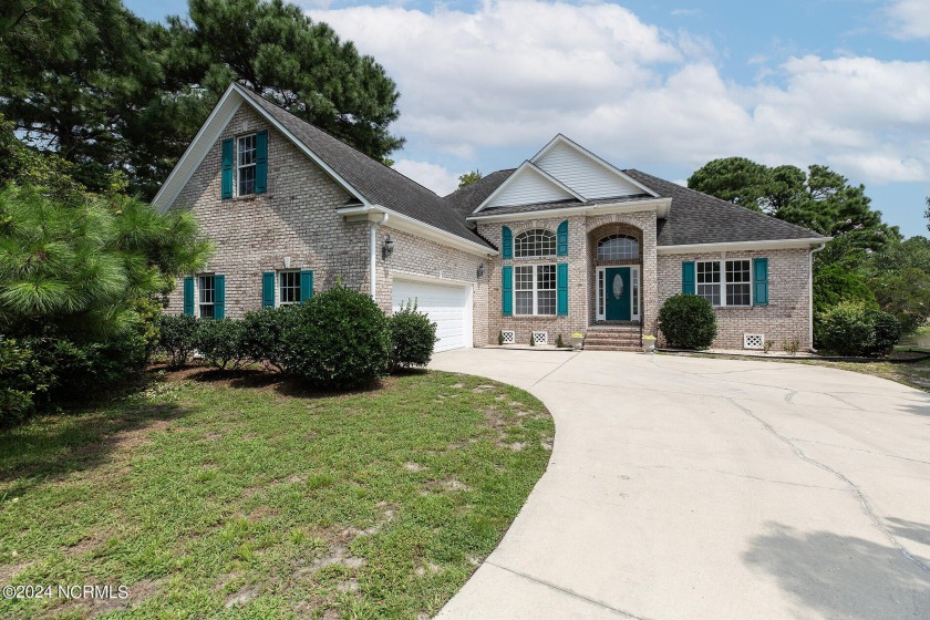 You will love this 3- bedroom and 2.5- bath home in The Cape - - Beach Home for sale in Wilmington, North Carolina on Beachhouse.com