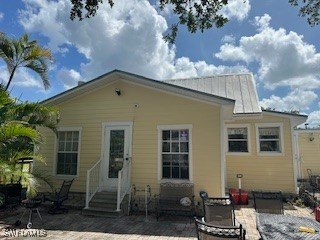 Welcome to 1625 Park Ave -a CHARMING HISTORICAL HOME in the - Beach Home for sale in Fort Myers, Florida on Beachhouse.com