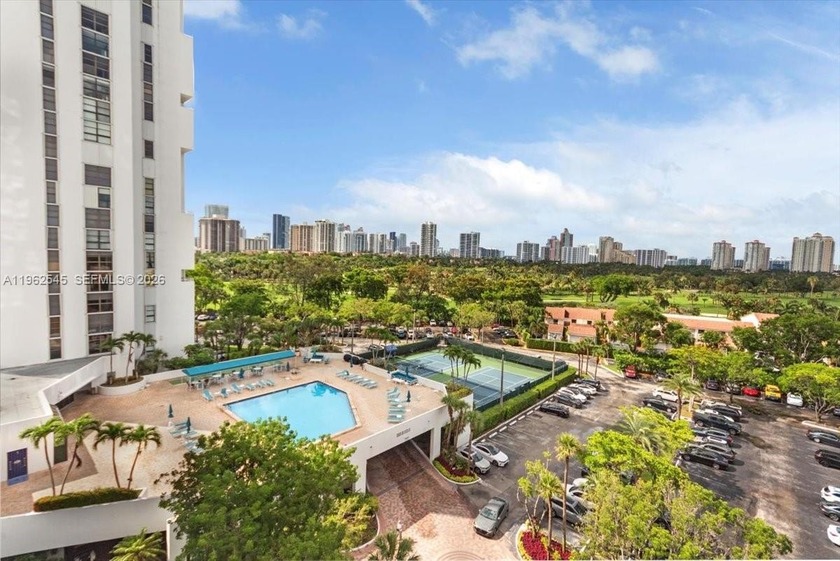 Best location right in the heart of Aventura! Enjoy incredible - Beach Condo for sale in Aventura, Florida on Beachhouse.com