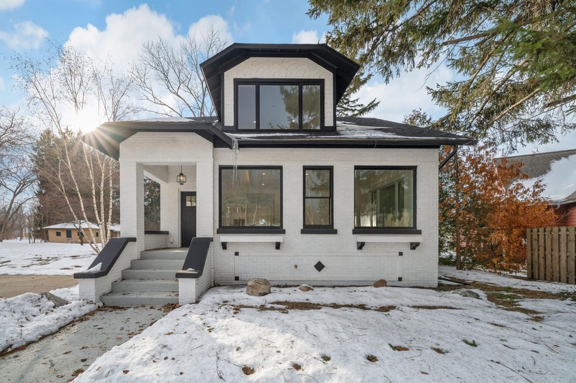 Refined design. Prime location. Exceptional flexibility. This - Beach Home for sale in New Buffalo, Michigan on Beachhouse.com