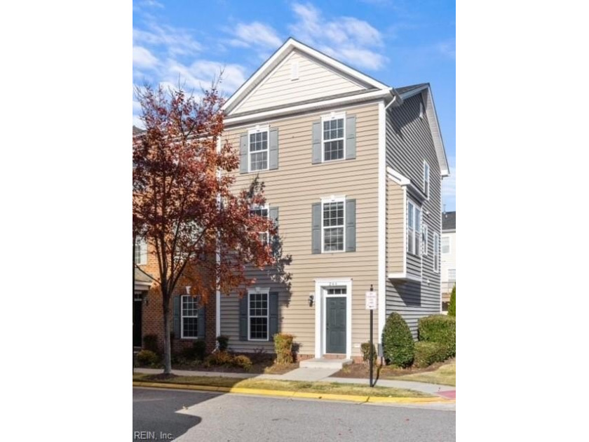 Beautiful 3-story townhouse style condo in the heart of Virginia - Beach Home for sale in Virginia Beach, Virginia on Beachhouse.com