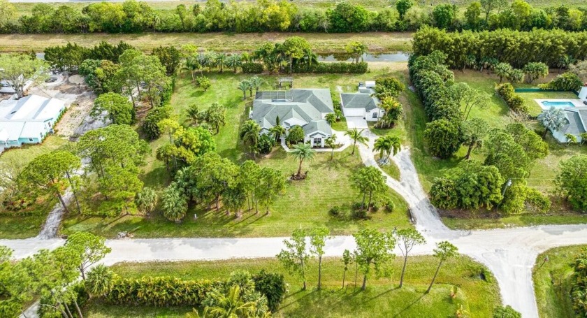 Owner Motivated!! Make Offer!  Welcome to this exquisite CBS - Beach Home for sale in Palm Beach Gardens, Florida on Beachhouse.com