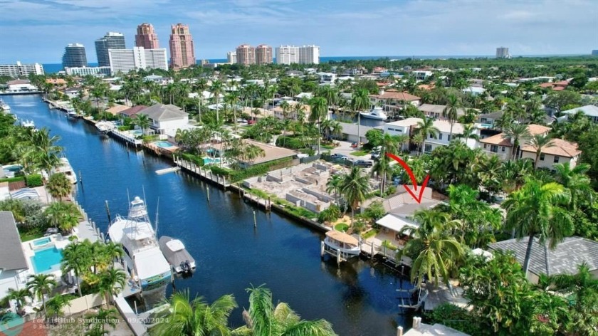 This hidden gem combines a very private pool w/no fixed bridges - Beach Home for sale in Fort Lauderdale, Florida on Beachhouse.com