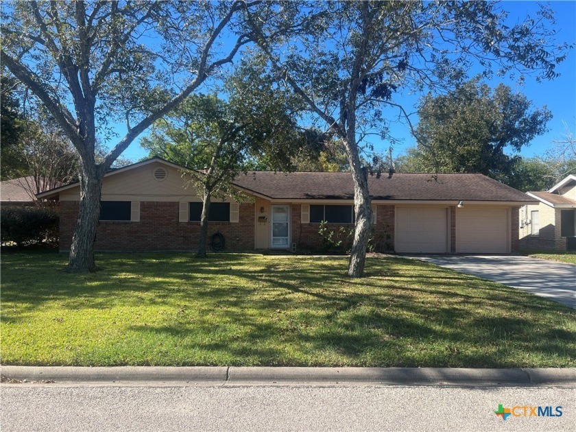 This time-tested  home is ready to help raise its next family - Beach Home for sale in Port Lavaca, Texas on Beachhouse.com