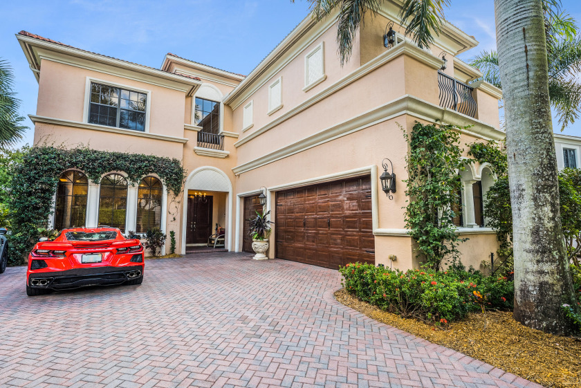 The biggest lot on Lake Azure Way. Absolutely gorgeous - Beach Home for sale in Boca Raton, Florida on Beachhouse.com