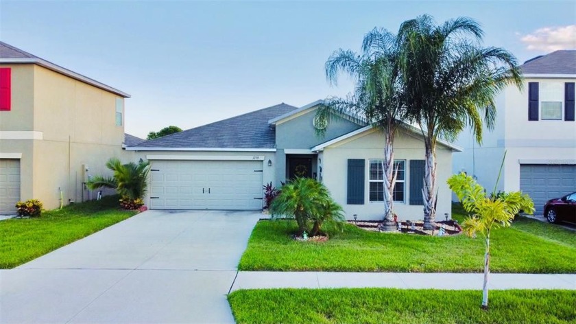 This stunning 4-bedroom 2-bathroom home is not your ordinary - Beach Home for sale in Ruskin, Florida on Beachhouse.com