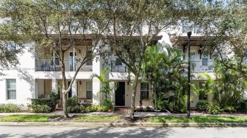 Welcome to Montclair! This stunning 3BD/3.5BA townhome blends - Beach Townhome/Townhouse for sale in Miramar, Florida on Beachhouse.com