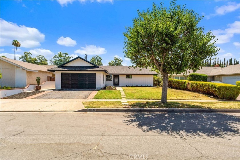 Welcome to your dream home in the heart of Lake Forest. A newly - Beach Home for sale in Lake Forest, California on Beachhouse.com