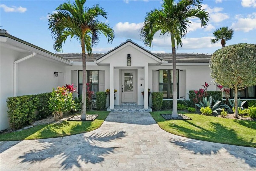 :COMPLETELY RENOVATED in 2020...ONE STORY FOUR BEDROOM - Beach Home for sale in Jupiter, Florida on Beachhouse.com