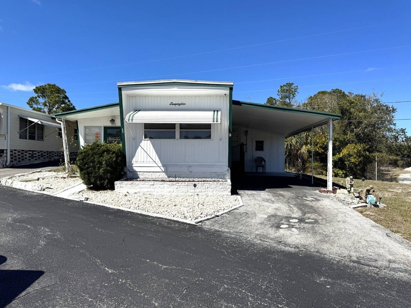 COME TO PARADISE, COME ENJOY THE BEAUTY OF THE SUNRISE AND - Beach Home for sale in Tarpon Springs, Florida on Beachhouse.com