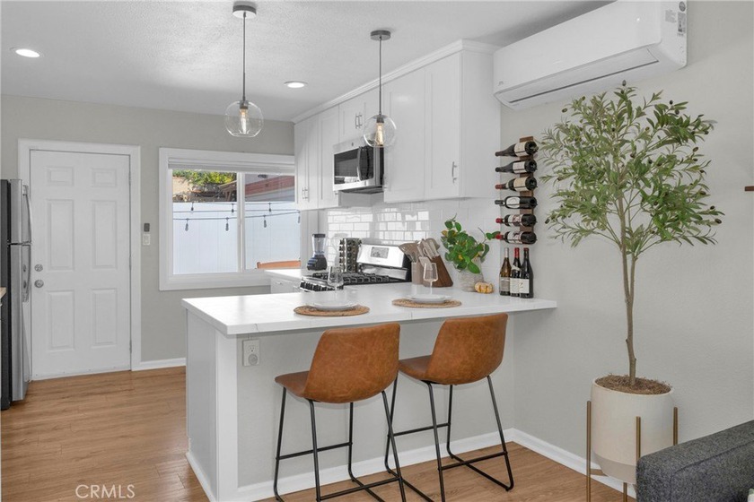 A Rare Long Beach Opportunity! Welcome to this absolutely - Beach Townhome/Townhouse for sale in Long Beach, California on Beachhouse.com