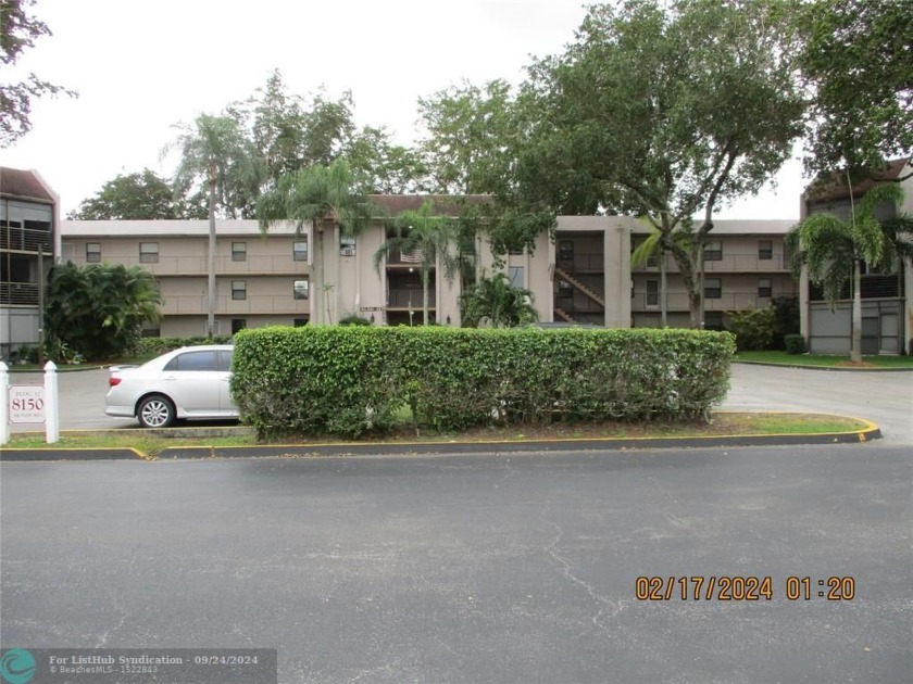 SPOTLESS & READY FOR OCCUPANCY!!*OWNERS MOVED AND WANT - Beach Condo for sale in Tamarac, Florida on Beachhouse.com