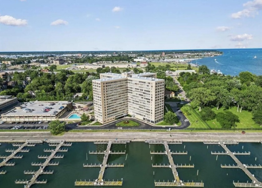 Open House Saturday 12/21 12pm-2pm & Sunday 12/22 12pm-2pm.
To - Beach Condo for sale in Detroit, Michigan on Beachhouse.com