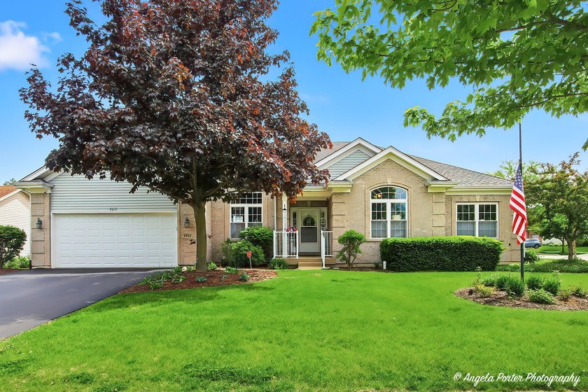 NEW ON THE MARKET this GORGEOUS superbly cared for and updated - Beach Home for sale in Winthrop Harbor, Illinois on Beachhouse.com