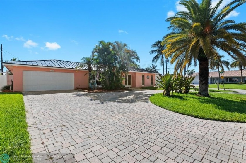 WOW! A 3 BEDROOM 2 FULL BATH OPEN FLOOR PLAN IN THE PRESTIGIOUS - Beach Home for sale in Lighthouse Point, Florida on Beachhouse.com