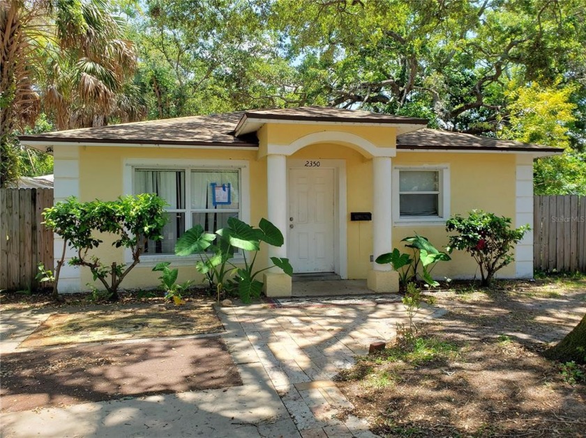 3 bed 2 bath solid block home located just north of Lake - Beach Home for sale in St. Petersburg, Florida on Beachhouse.com