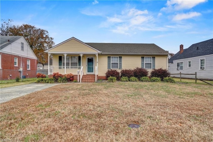 Charming ranch with great curb appeal and maintenance free - Beach Home for sale in Portsmouth, Virginia on Beachhouse.com