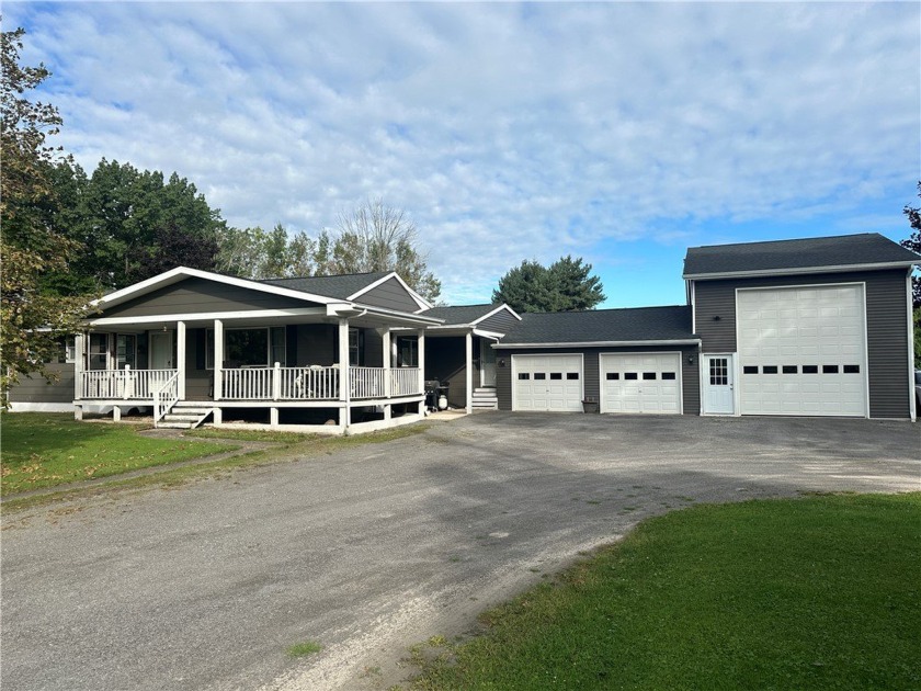 Exceptionally well kept 3-bed/1-bath ranch with a view to Lake - Beach Home for sale in Carlton, New York on Beachhouse.com