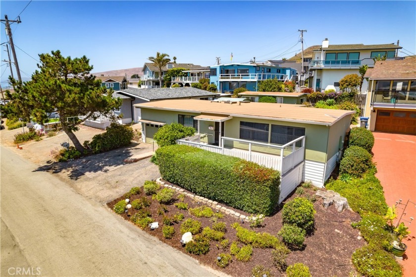 Welcome to your Cayucos beach home, located just one block from - Beach Home for sale in Cayucos, California on Beachhouse.com