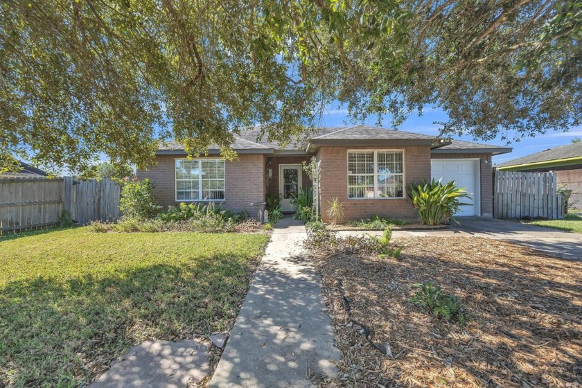 Cute and cozy. Nice 3 bedroom and 2 full bathrooms, in quiet - Beach Home for sale in Laguna Vista, Texas on Beachhouse.com